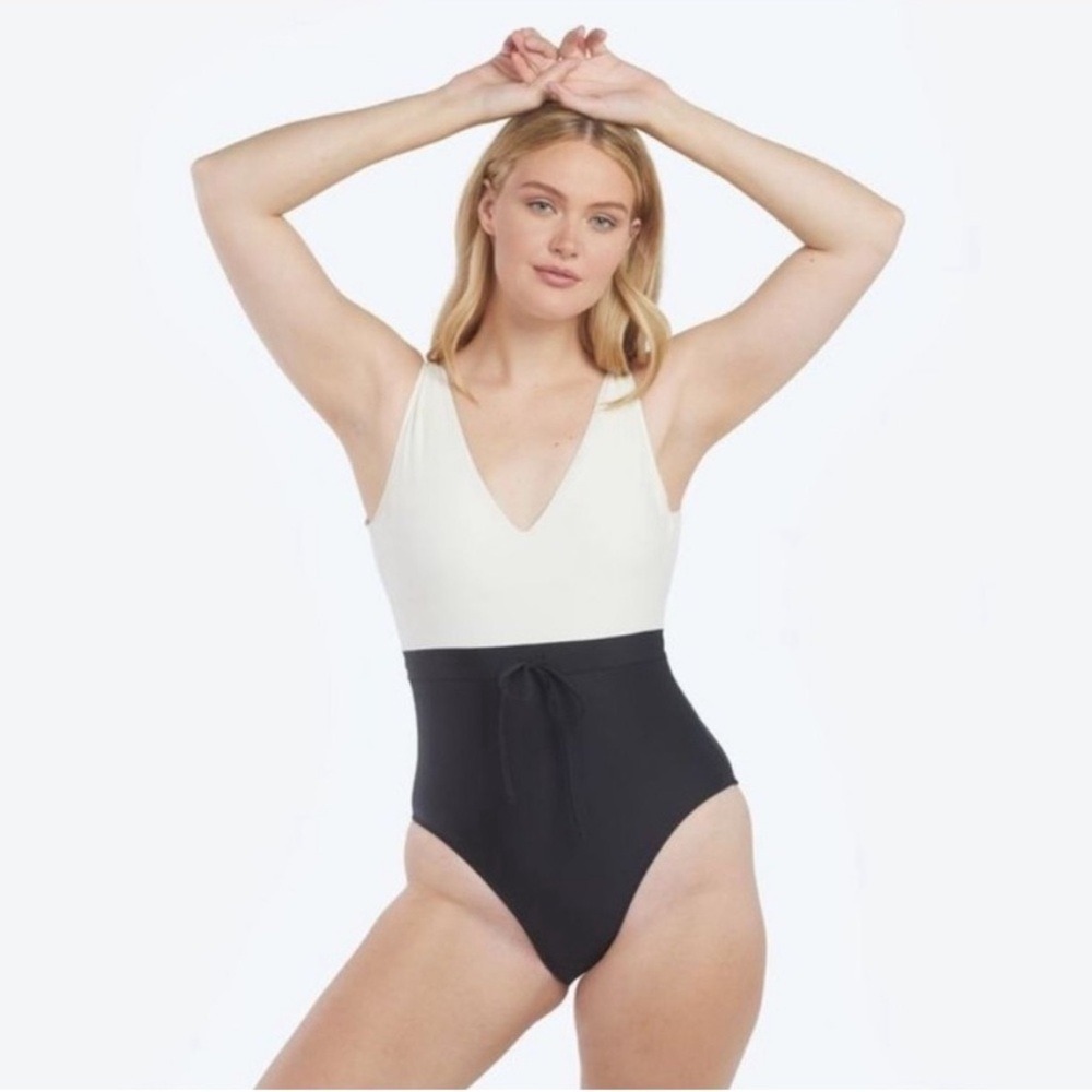 Summersalt Tie Backflip One-Piece Swimsuit White Black Size 2 New With‎ Tags